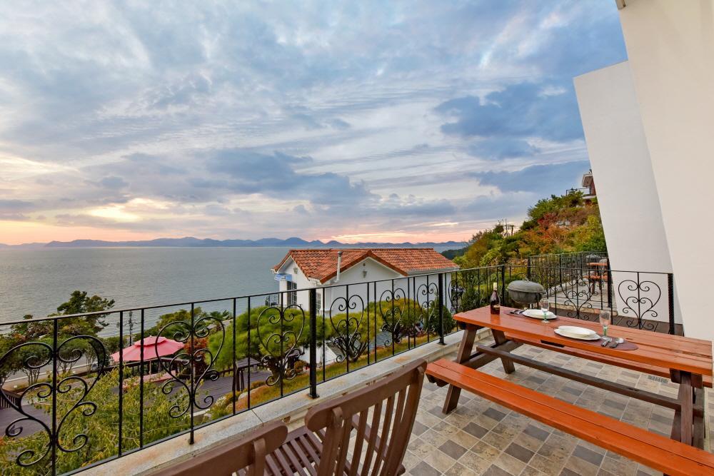 Namhae Bluemare Pension Exterior photo