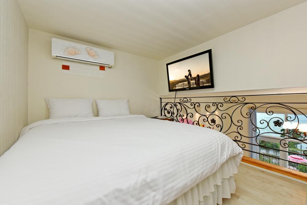 Namhae Bluemare Pension Exterior photo