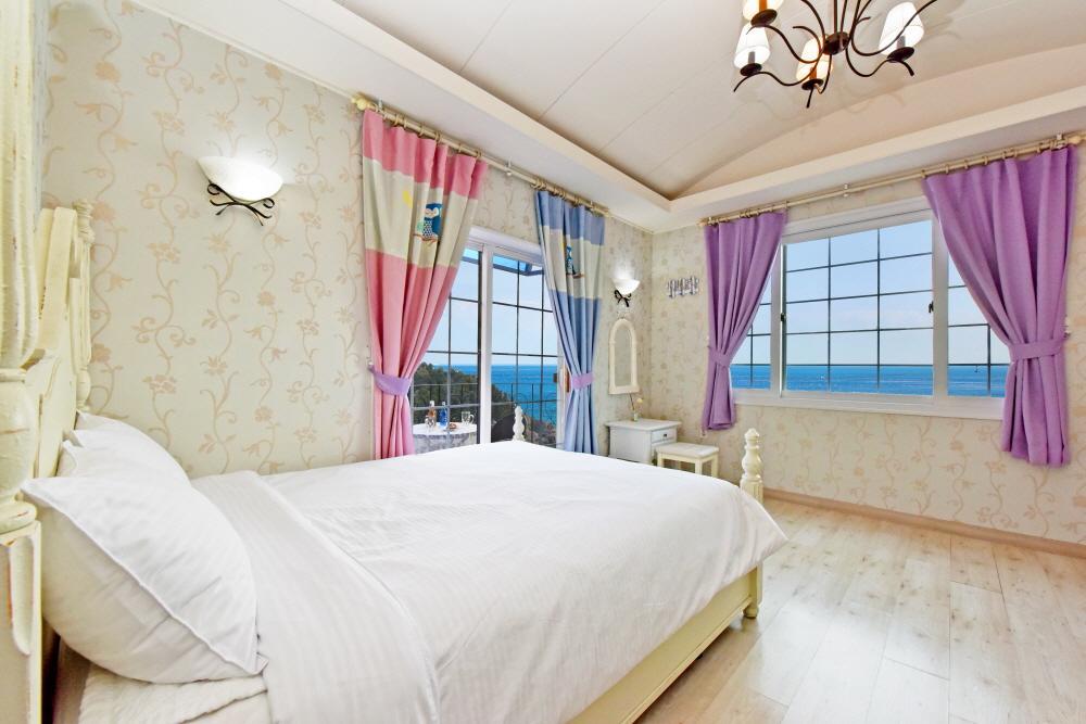 Namhae Bluemare Pension Exterior photo