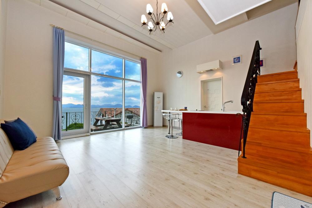 Namhae Bluemare Pension Exterior photo