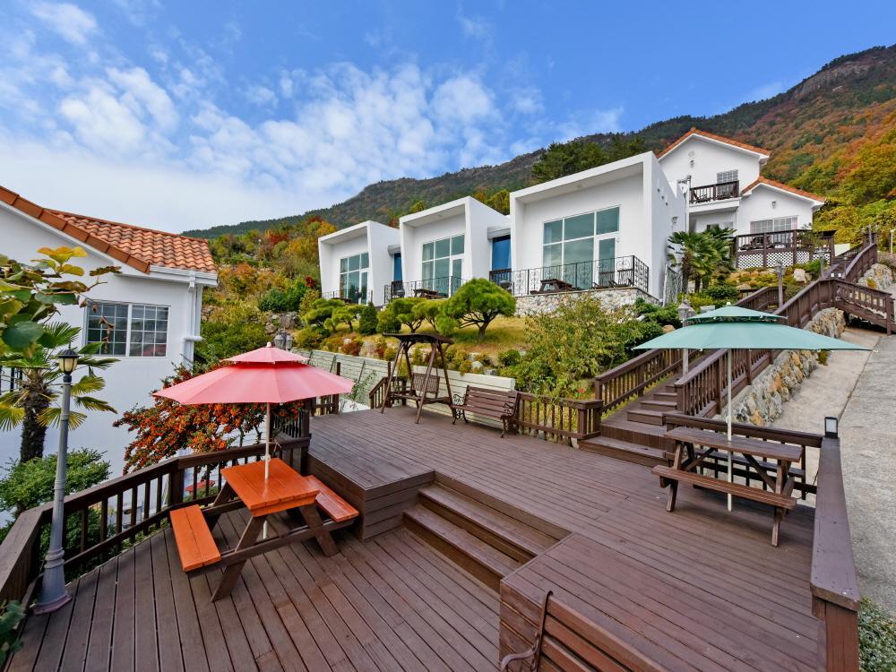 Namhae Bluemare Pension Exterior photo