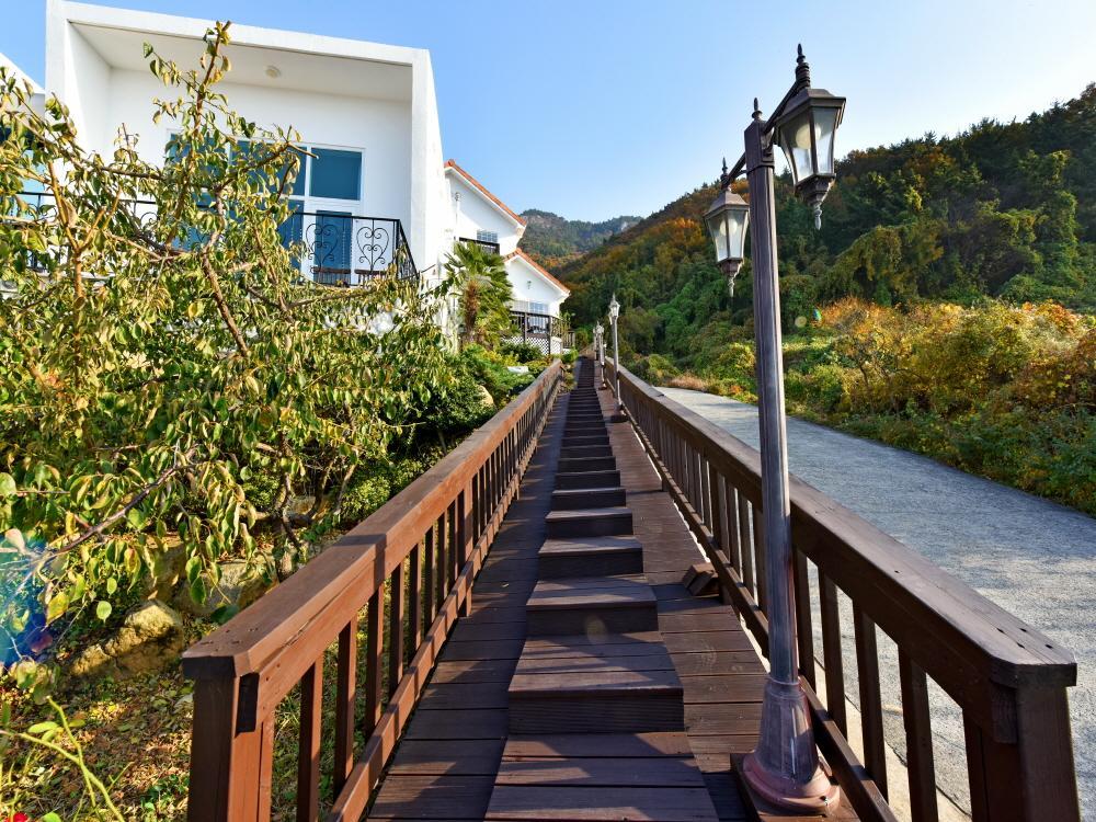 Namhae Bluemare Pension Exterior photo
